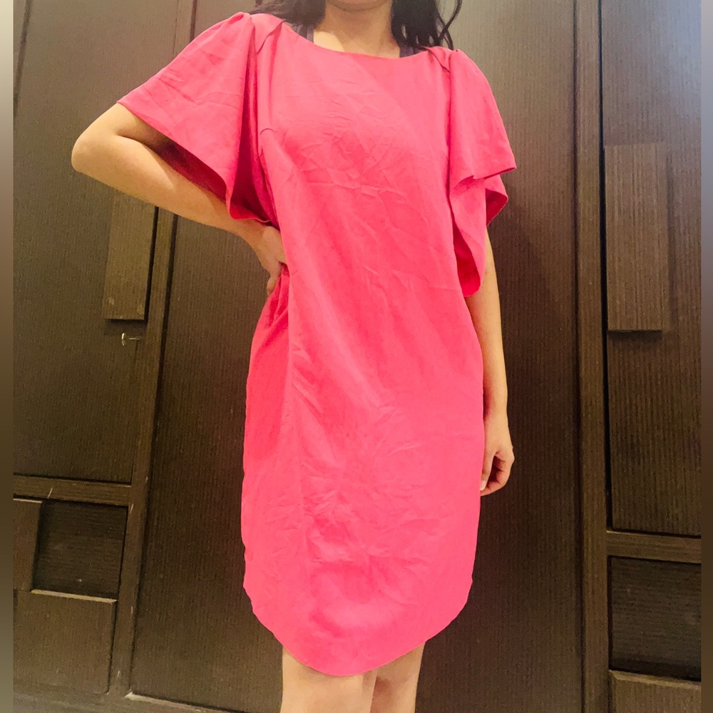 Pink dress with cute sleeves - Picture 1 of 7